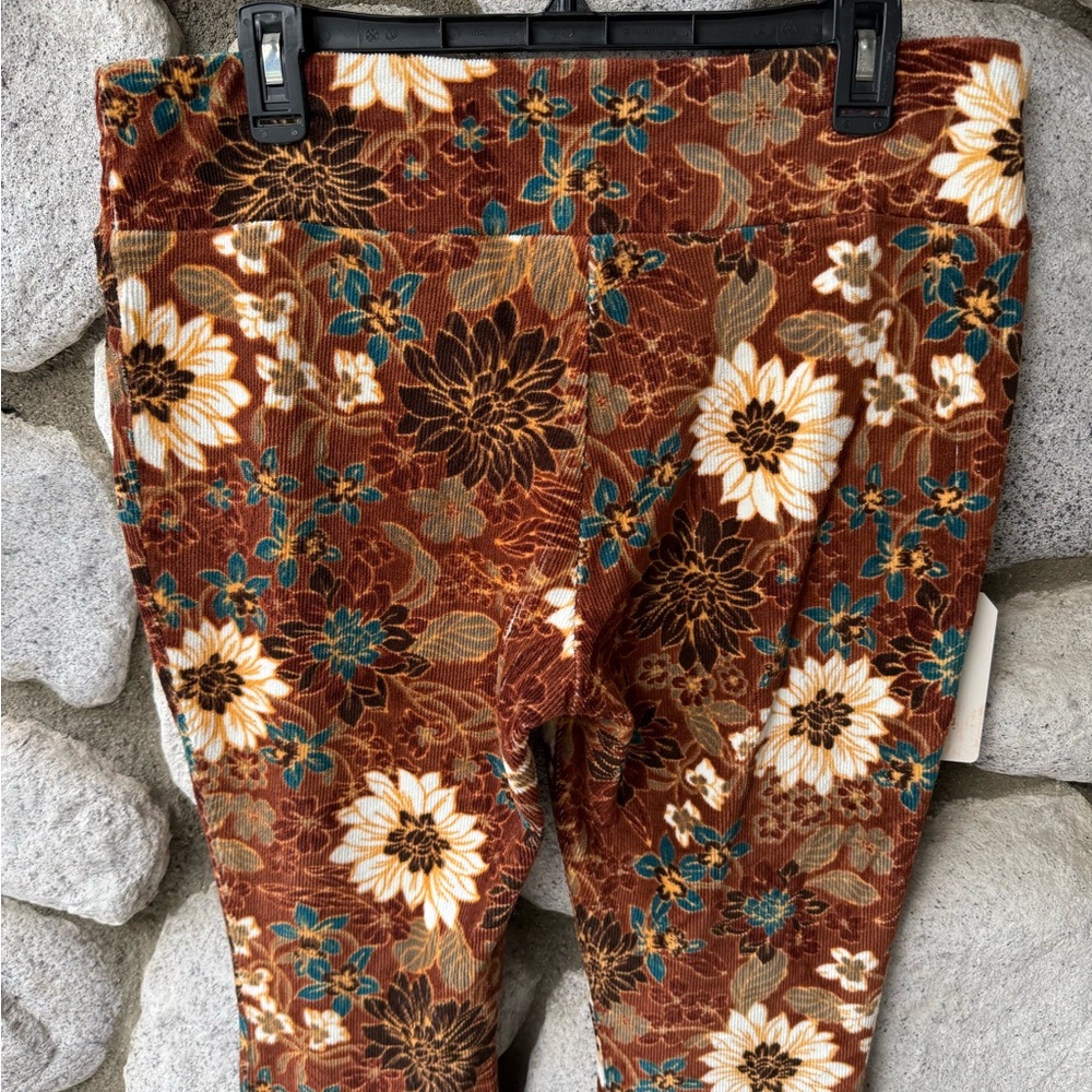 Shyanne Retro Floral Bell Bottoms - Picture 6 of 6
